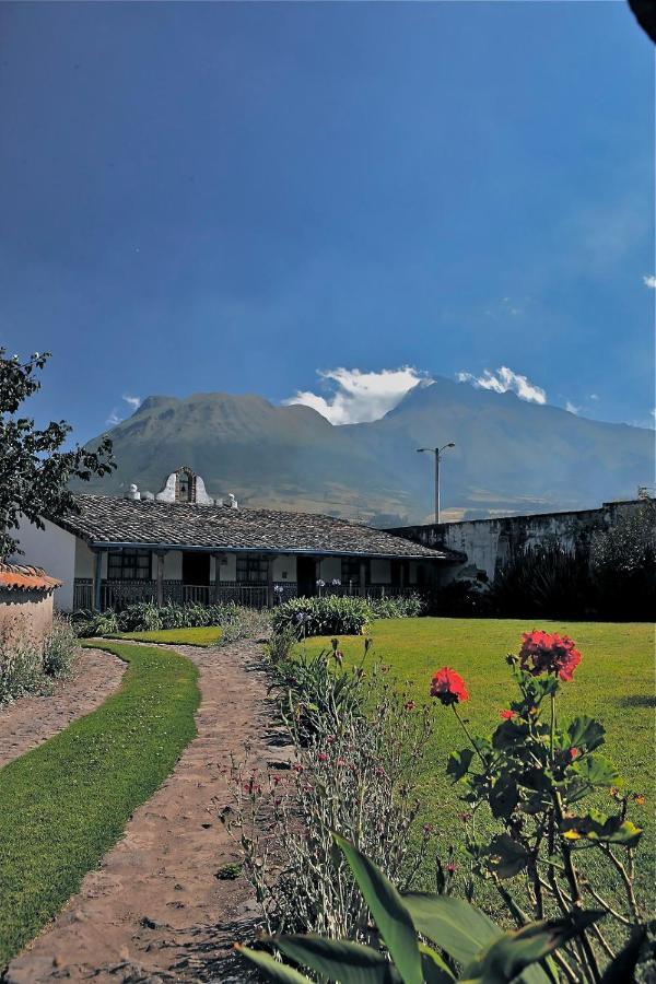 Hacienda Cusin Hotell Otavalo Exteriör bild