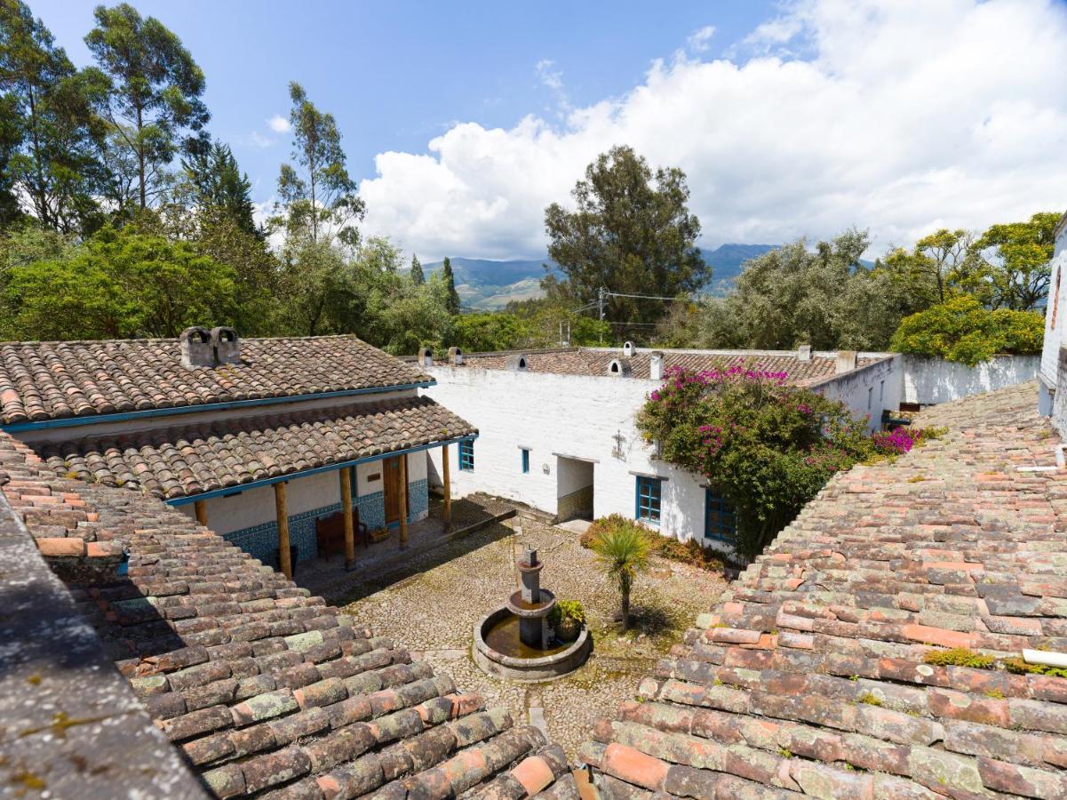 Hacienda Cusin Hotell Otavalo Exteriör bild